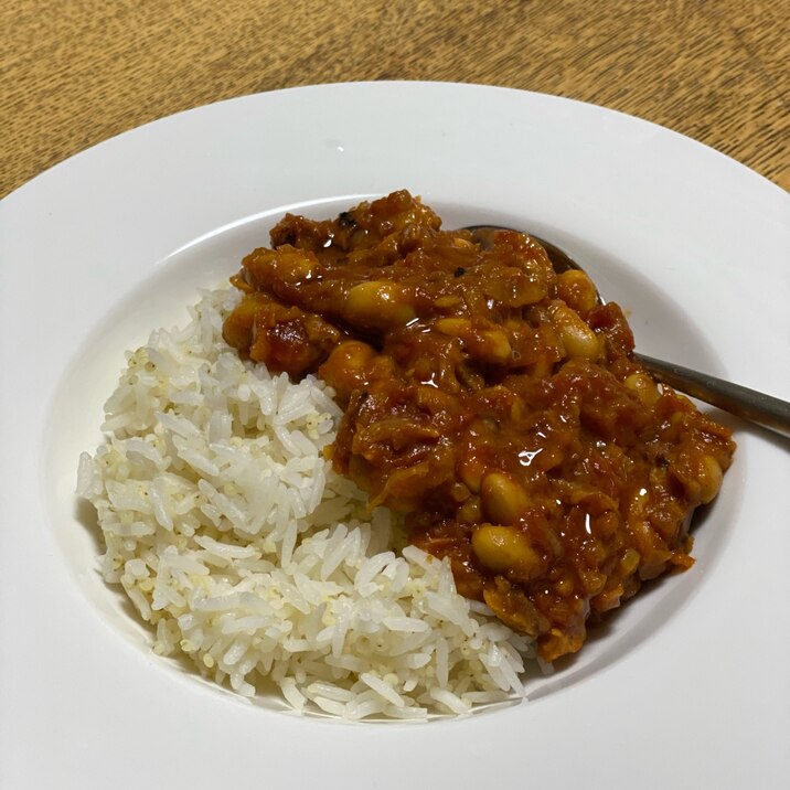 大豆と大豆ミートのカレー